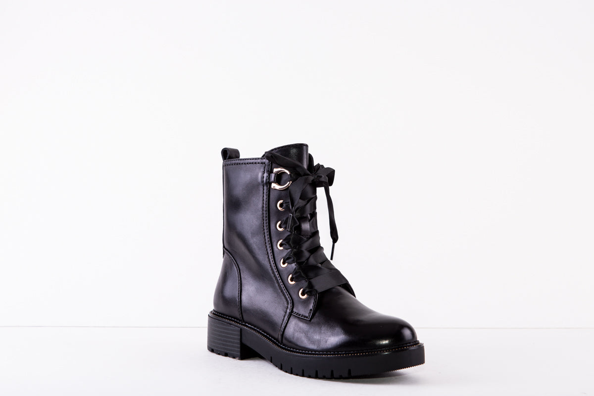 REGARDE LE CIEL JOSEF-08 FLAT RIBBON LACE ANKLE BOOT - BLACK LEATHER
