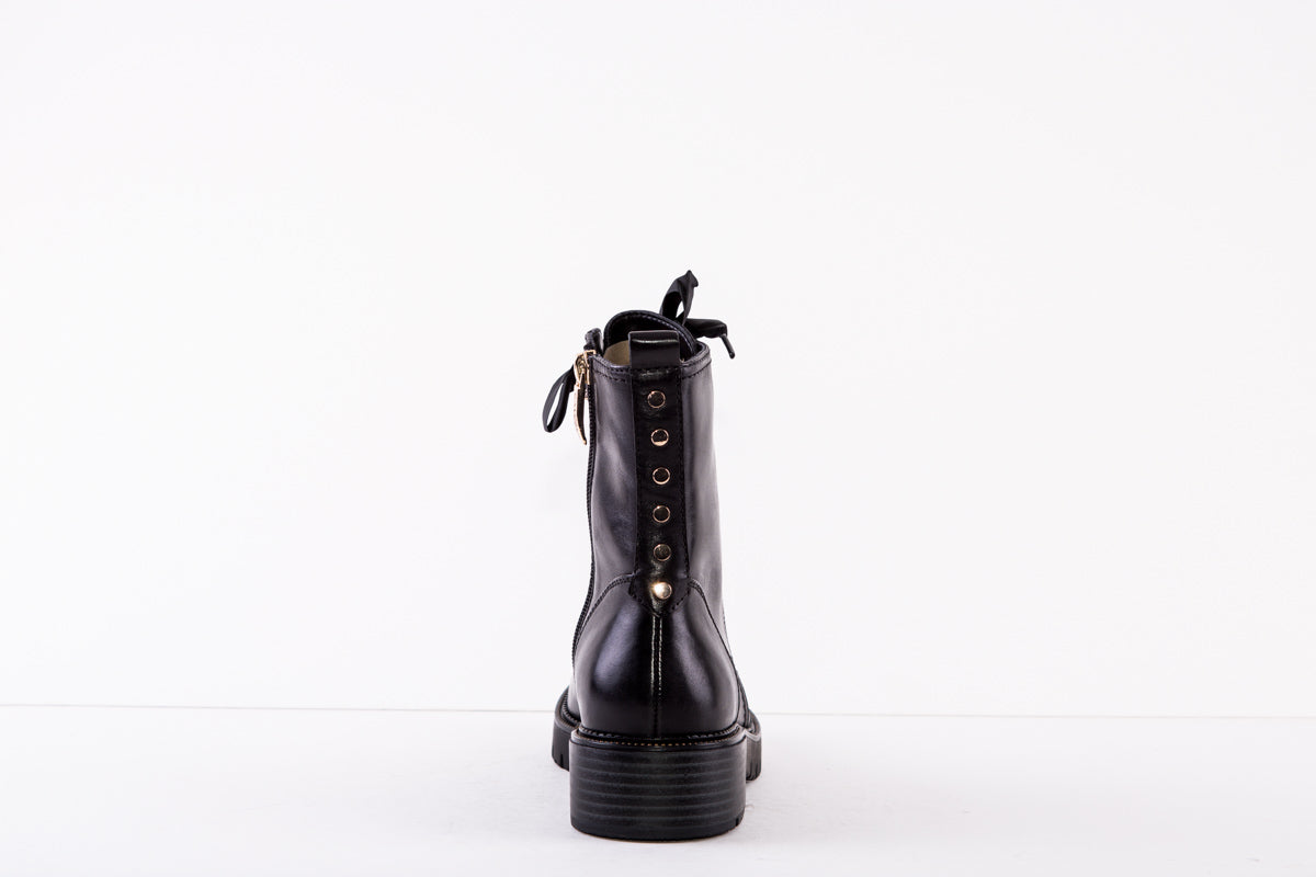 REGARDE LE CIEL JOSEF-08 FLAT RIBBON LACE ANKLE BOOT - BLACK LEATHER