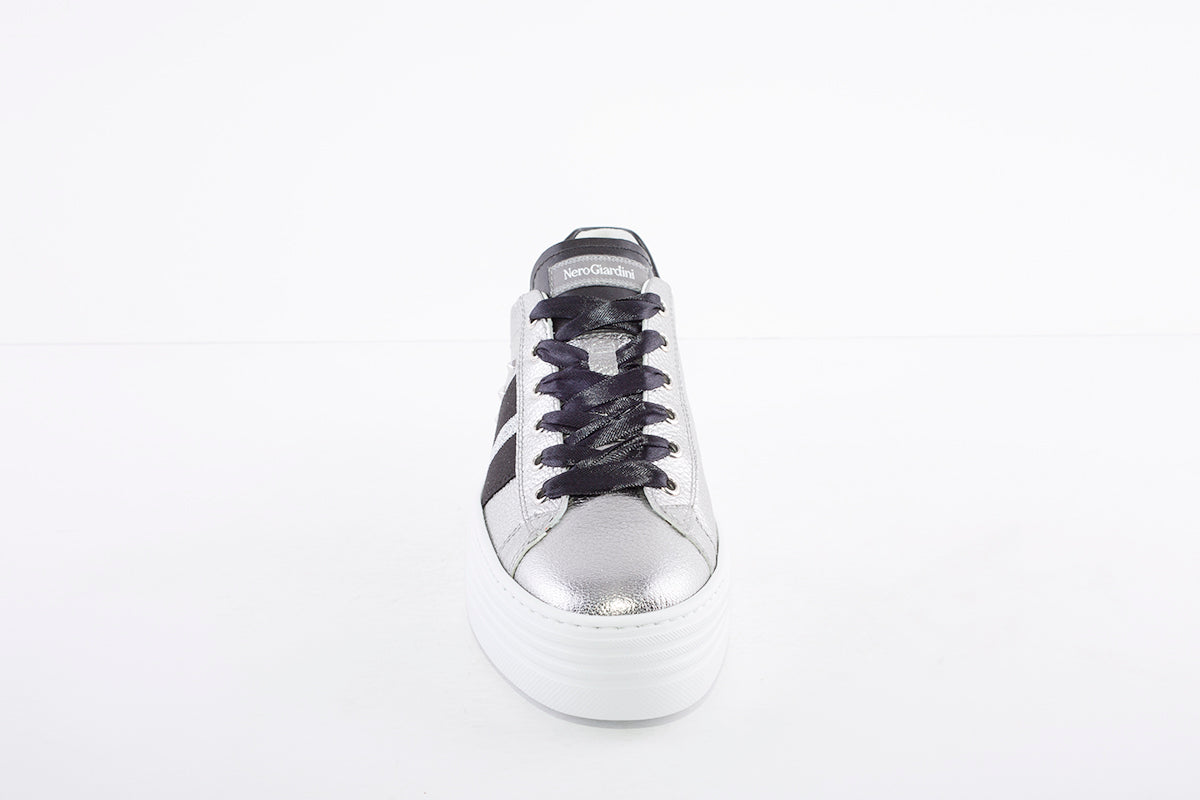 NeroGiardini - I013370D  FLATFORM LACED FASHION SHOE - SILVER/BLACK