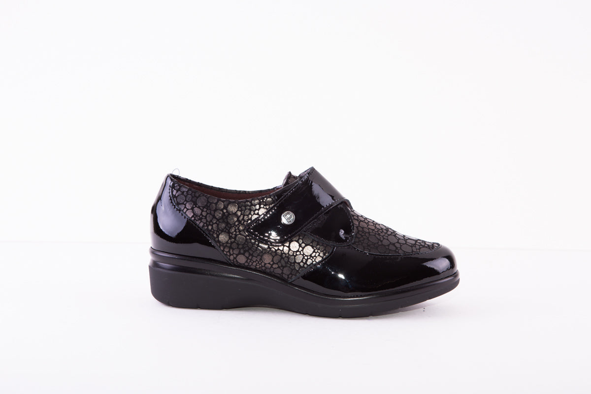 PITILLOS 1611 VELCRO SHOE - BLACK PATENT