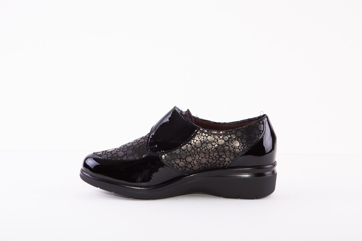 PITILLOS 1611 VELCRO SHOE - BLACK PATENT