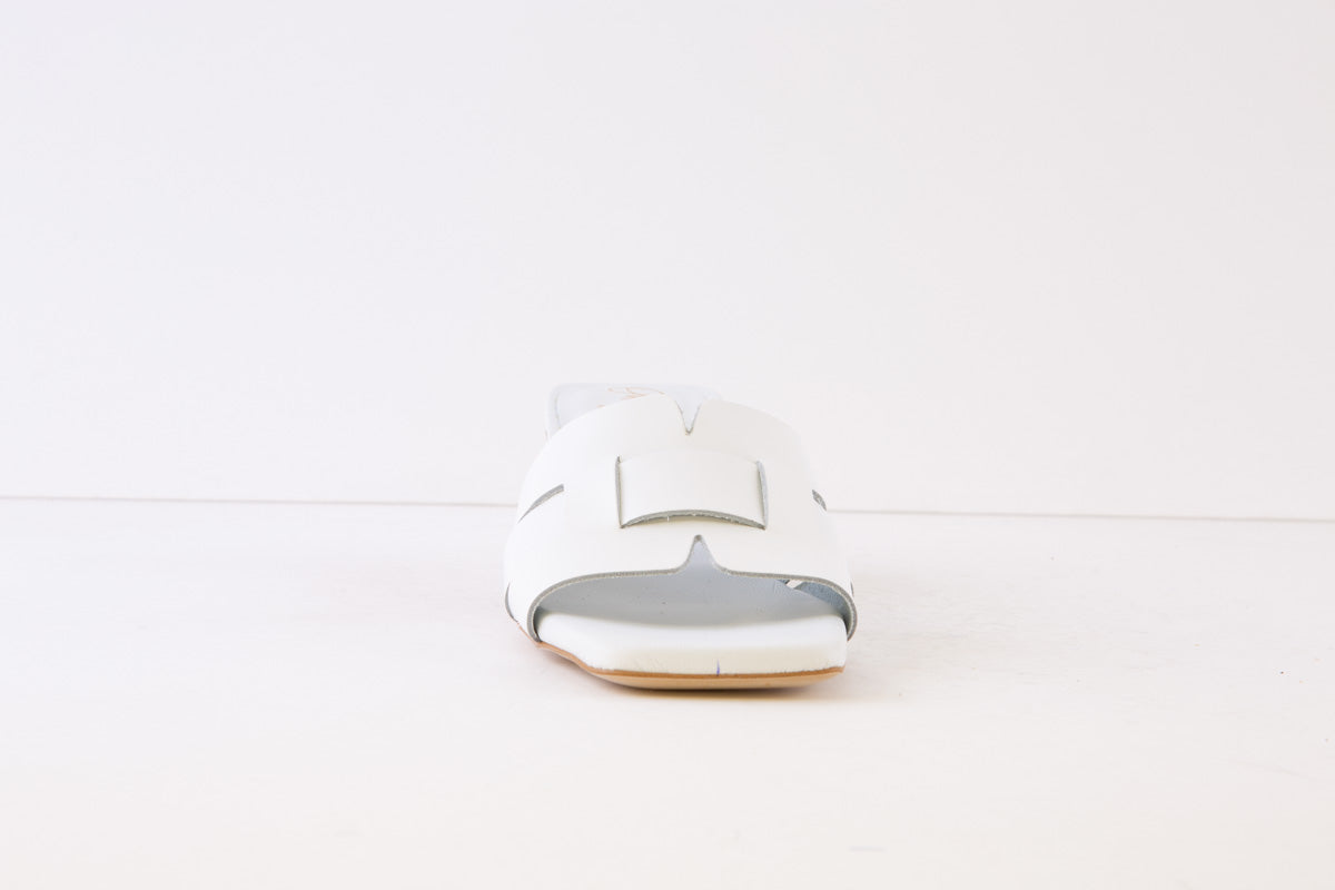 OH MY SANDALS - 5256 MEDIUM BLOCK HEEL MULE - WHITE