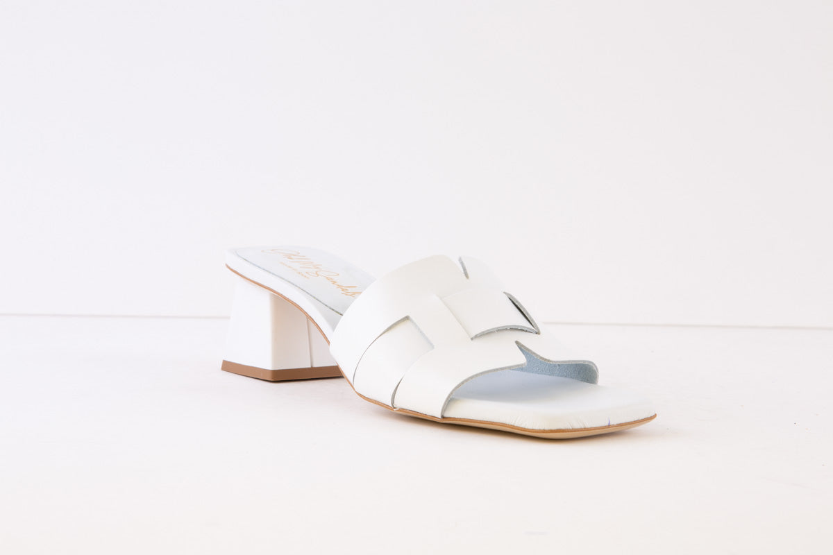 OH MY SANDALS - 5256 MEDIUM BLOCK HEEL MULE - WHITE