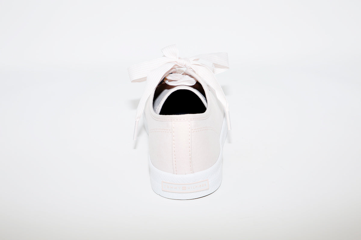 ESSENTIAL- LACED RUNNER - PALE PINK