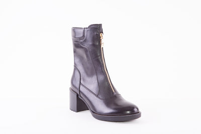 REGARDE LE CIEL - ELLY-19 LOW HEEL FRONT ZIP ANKLE BOOT - BLACK LEATHER