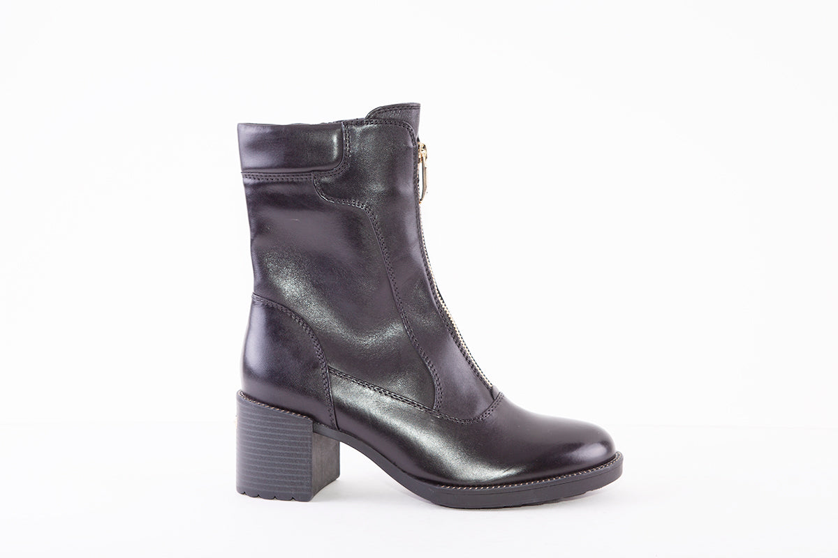 REGARDE LE CIEL - ELLY-19 LOW HEEL FRONT ZIP ANKLE BOOT - BLACK LEATHER