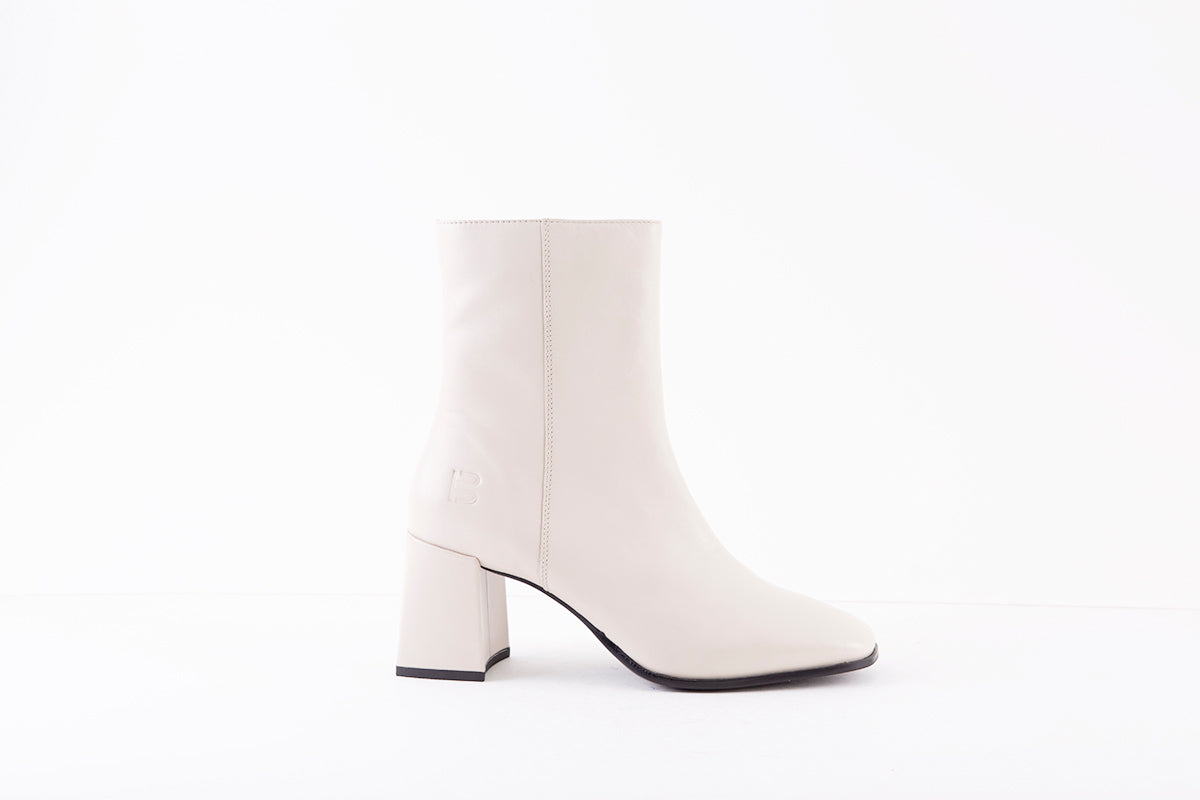 BAGATT - D11-ABT32 CREMA-HIGH BLOCK HEEL ANKLE BOOT - CREAM