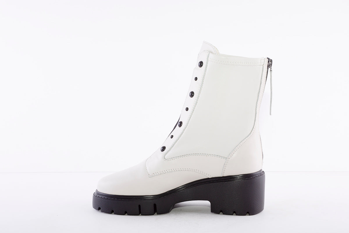 UNISA - JARBE BLOCK HEEL BACK ZIP ANKLE BOOT WITH STUD DETAIL - IVORY