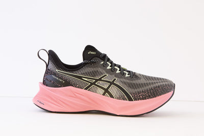 ASICS - NOVABLAST 3  LE-LACED TRAINER - BLACK/PINK