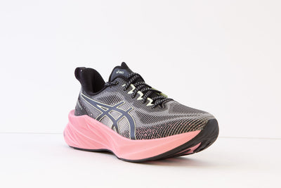 ASICS - NOVABLAST 3  LE-LACED TRAINER - BLACK/PINK