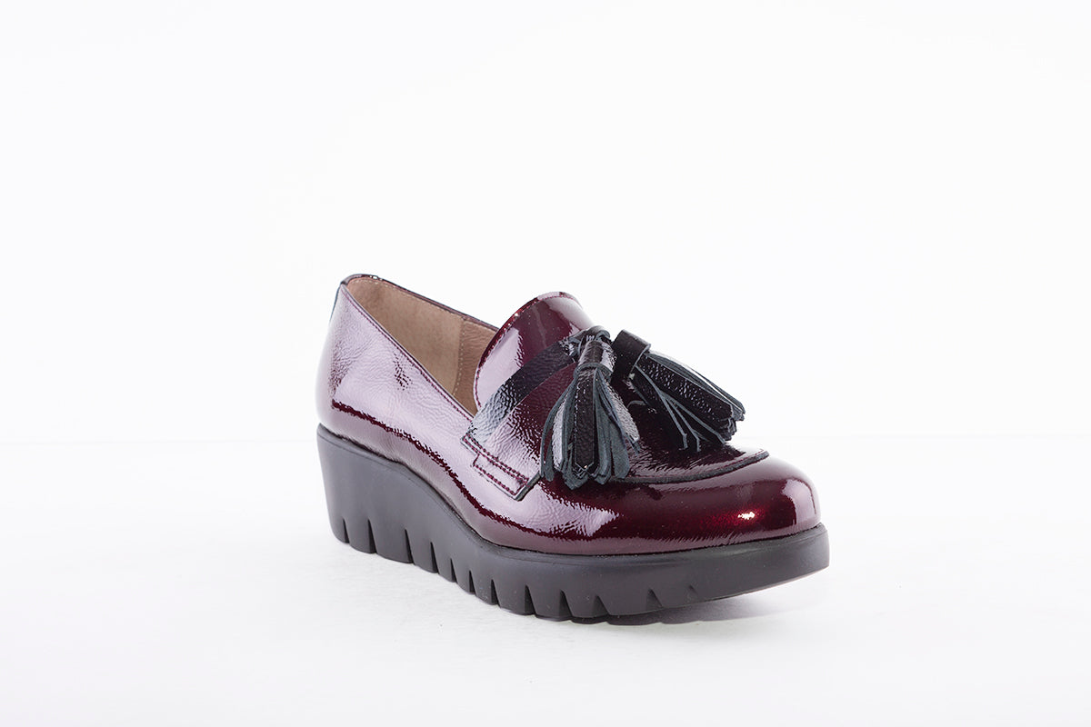 WONDERS - C-33174 SLIP-ON WEDGE SHOE - WINE PATENT