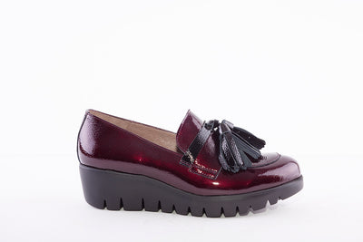 WONDERS - C-33174 SLIP-ON WEDGE SHOE - WINE PATENT