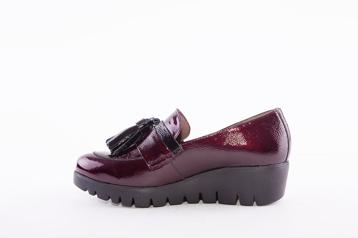 WONDERS - C-33174 SLIP-ON WEDGE SHOE - WINE PATENT