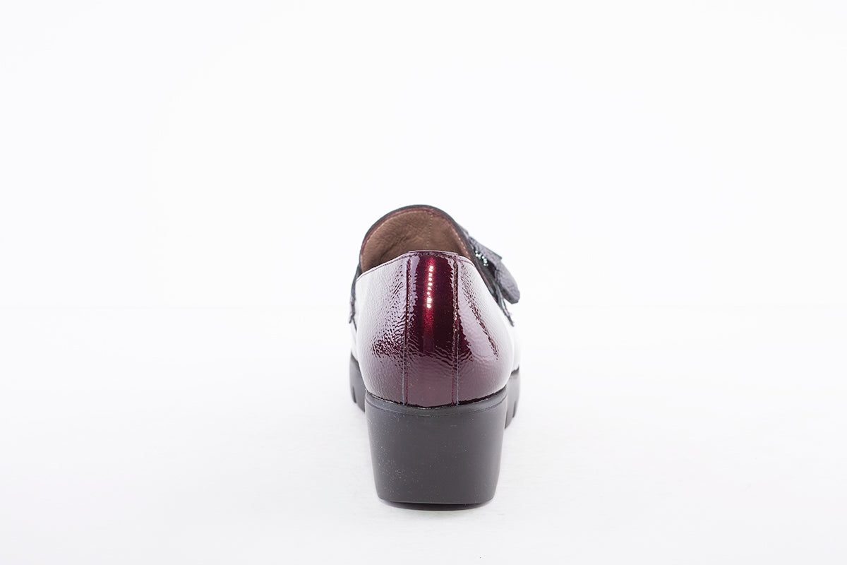 WONDERS - C-33174 SLIP-ON WEDGE SHOE - WINE PATENT