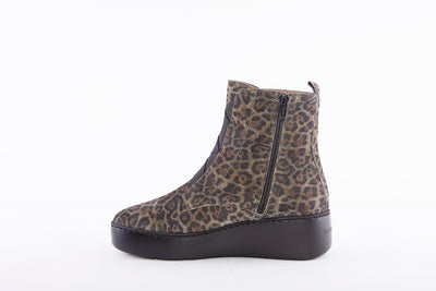 WONDERS - A-8332 PLATFORM BOOT - GREEN LEOPARD