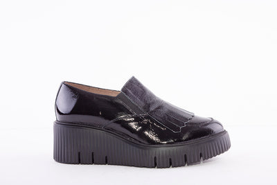 WONDERS - E-6203 WEDGE SLIP-ON SHOE - BLACK PATENT
