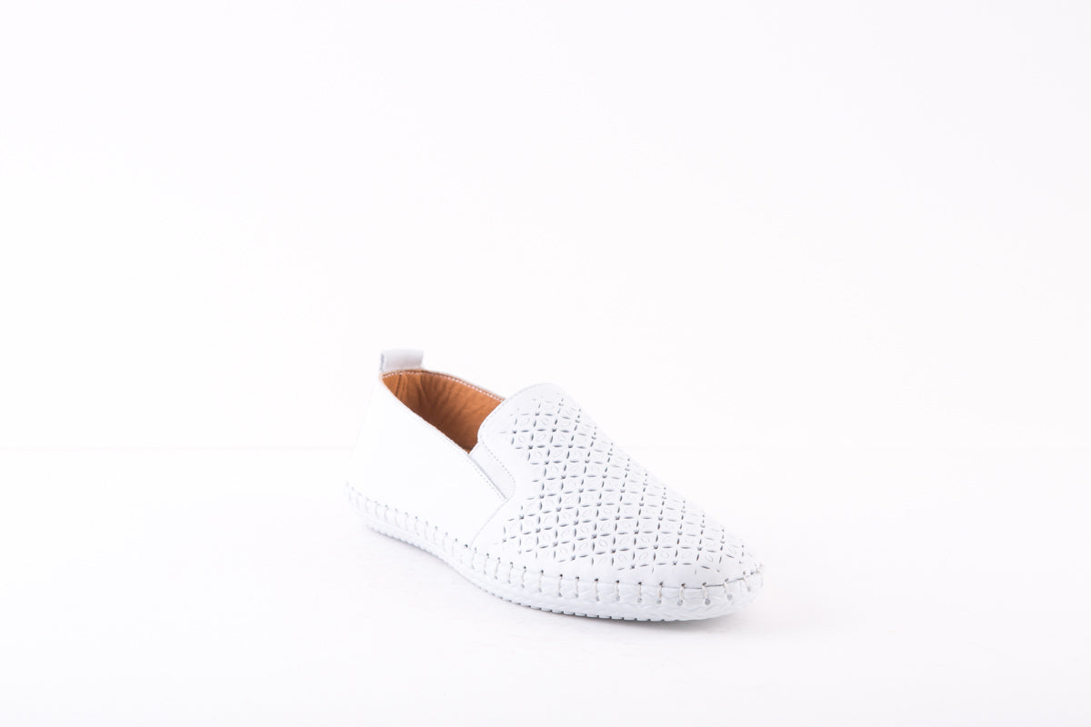 Calisir 433 Slip-On Shoe - Classic White for Ladies, Sizes 35-42 ...