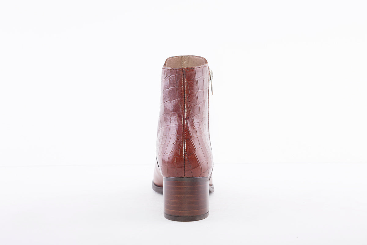 WONDERS - G-5104 LOW HEEL ANKLE BOOT - BROWN LEATHER