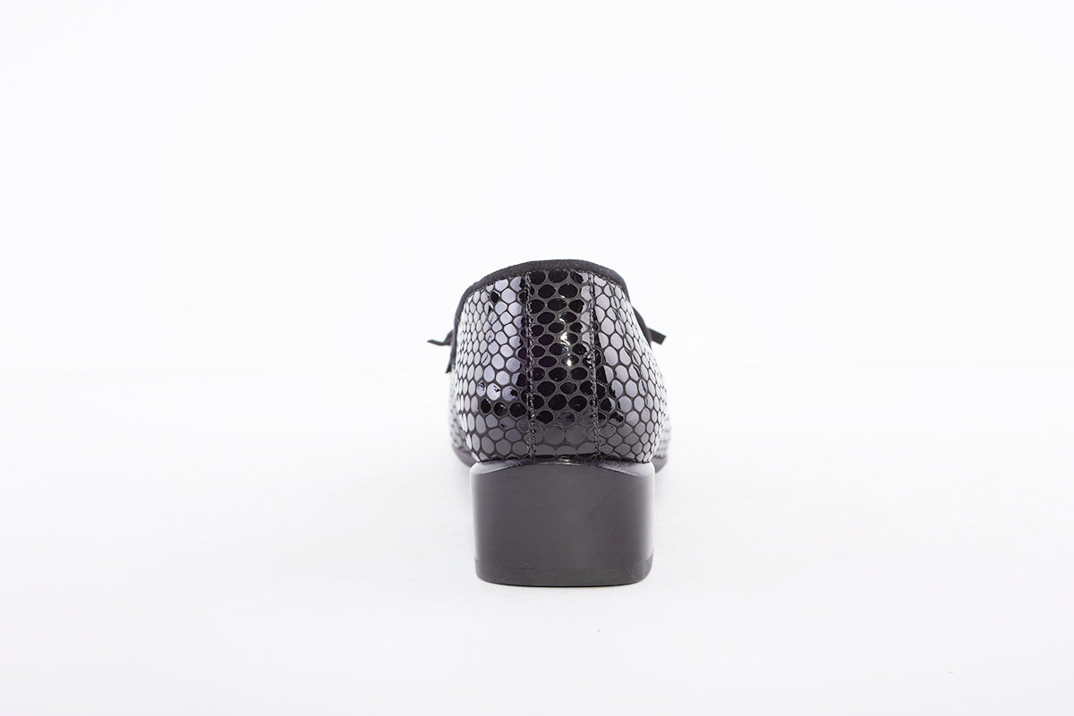 WONDERS - C-6302 FLAT TASSEL SHOE - BLACK SNAKESKIN