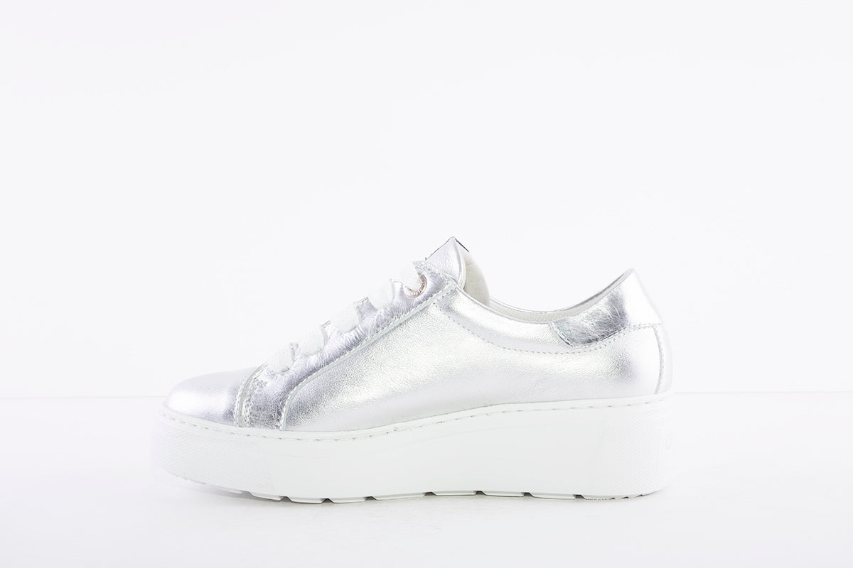 CALLAGHAN - 14913 LACED PLATFORM TRAINER - SILVER