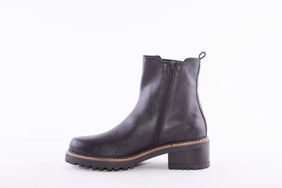 MARIA JAEN - 3121 LOW HEEL GUSSET FASHION ANKLE BOOT - BLACK LEATHER