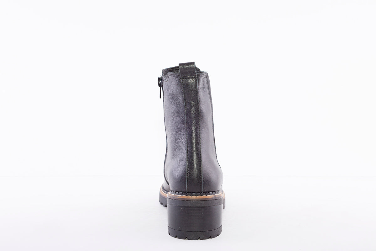 MARIA JAEN - 3121 LOW HEEL GUSSET FASHION ANKLE BOOT - BLACK LEATHER