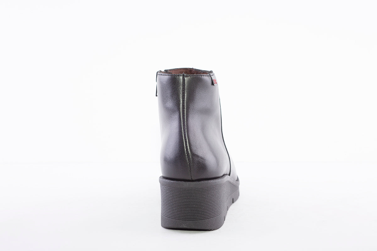 PEPE MENARGUES - 20824 MEDIUM WEDGE ANKLE BOOT - BLACK LEATHER