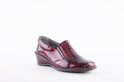 SUAVE - ROSEBUD SLIP ON LOW WEDGE COMFORT SHOE - BURGANDY