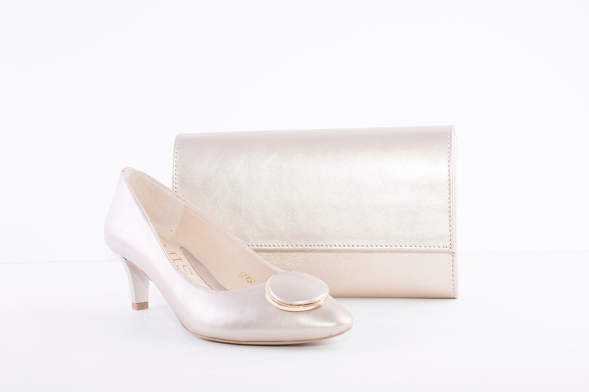 EMIS - 7902 MEDIUM HEEL COURT SHOE - GOLD