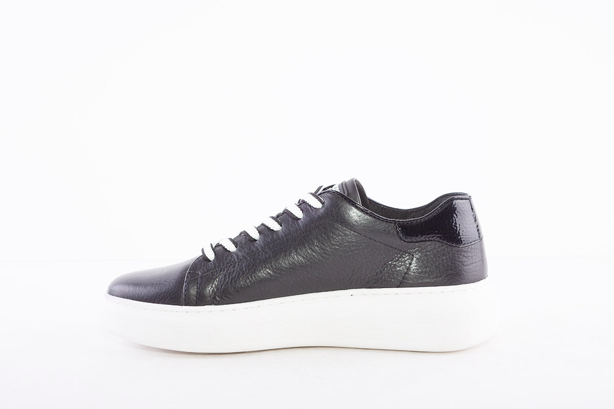 REGARDE LE CIEL - SAMIA-06 LACE UP FASHION PLATFORM SHOE WITH WHITE SOLE - BLACK