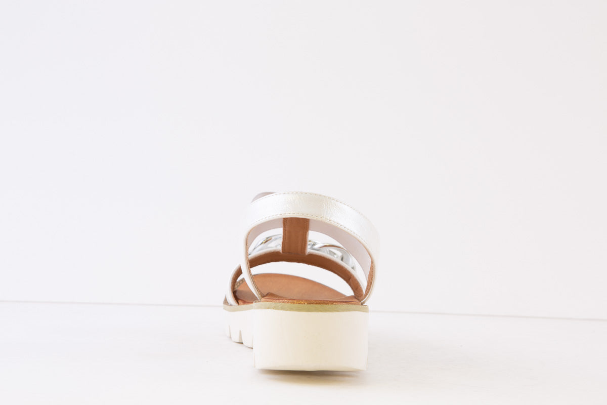 HEAVENLY FEET - LULU FLAT FASHION SANDAL - SILVER