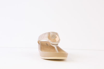 HEAVENLY FEET - CHARM TOE-POST FASHION MULE - GOLD