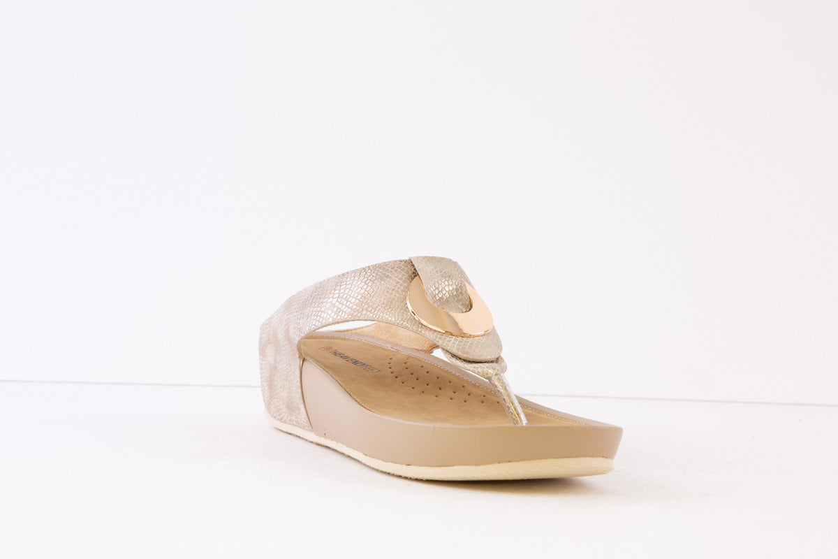 HEAVENLY FEET - CHARM TOE-POST FASHION MULE - GOLD