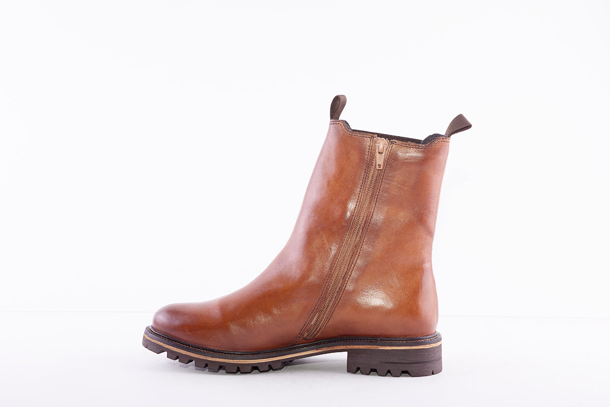 BUGATTI - 411-A4X30 FLAT GUSSET ANKLE BOOT - TAN LEATHER