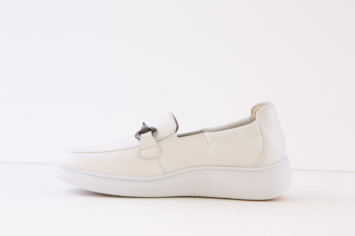 G COMFORT - 25285W SLIP-ON LOAFER - WHITE LEATHER