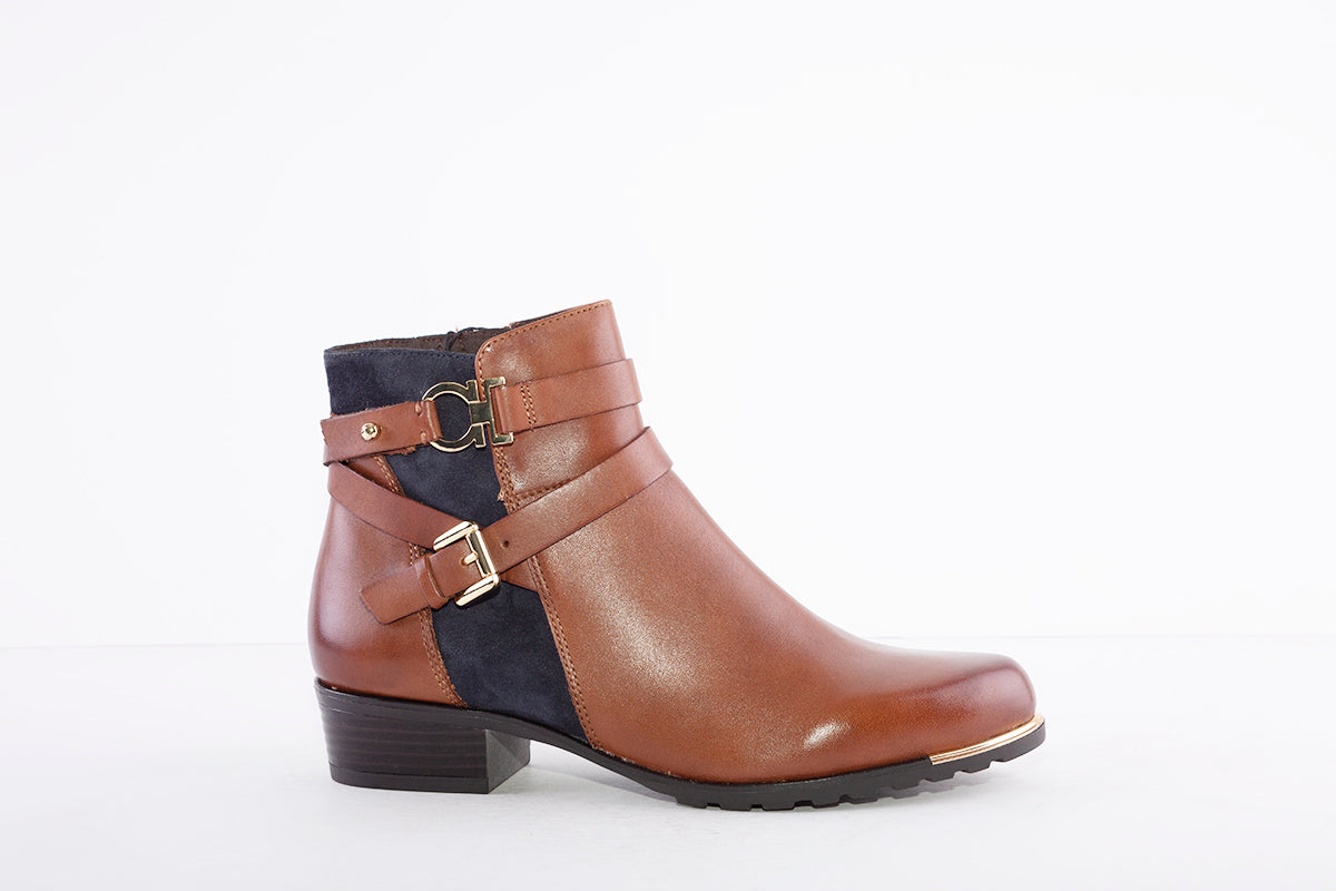 CAPRICE - 25309-987 LOW HEEL ANKLE BOOT WITH ZIP - TAN/NAVY