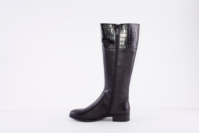 CAPRICE - 25508-019 LONG LOW HEEL BOOT - BLACK