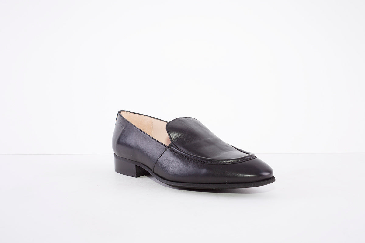WONDERS - B-7610 FLAT DRESSY LOAFER - BLACK LEATHER