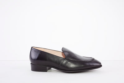 WONDERS - B-7610 FLAT DRESSY LOAFER - BLACK LEATHER