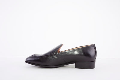 WONDERS - B-7610 FLAT DRESSY LOAFER - BLACK LEATHER