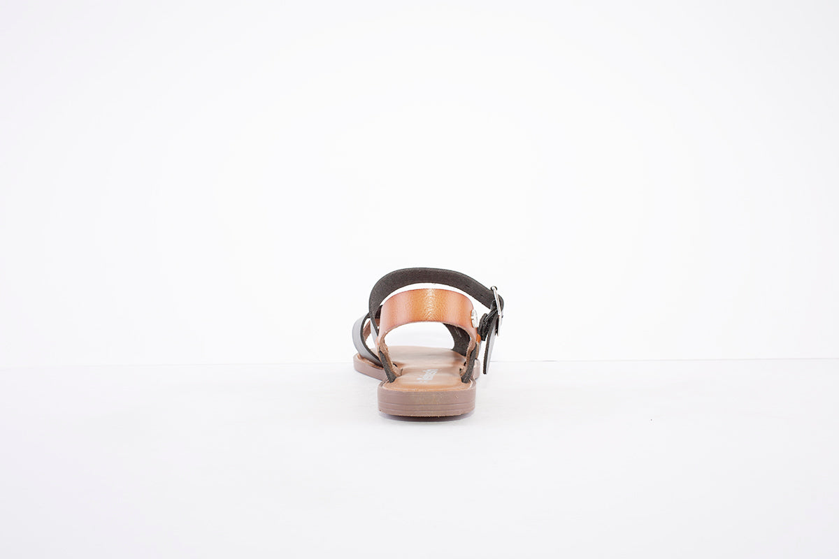 REFRESH- 79293- FLAT FASHION STRAP SANDAL - BLACK/TAN