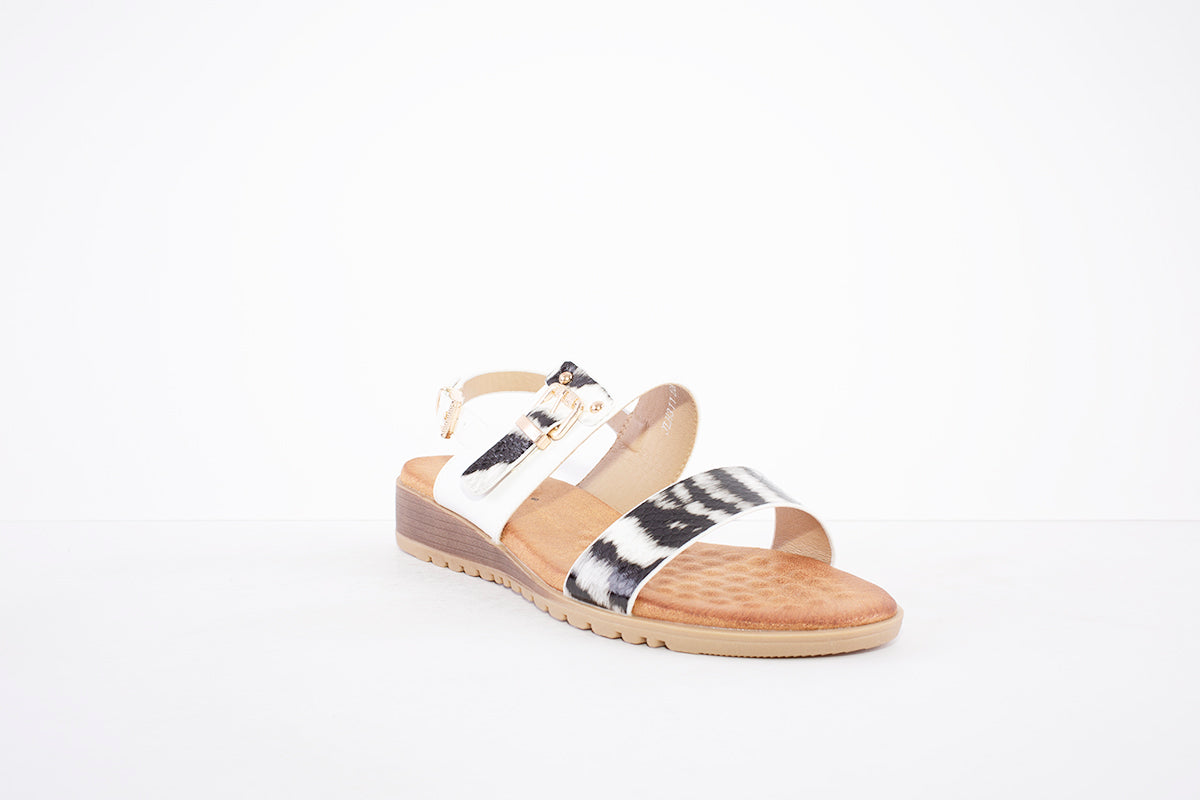 LUNAR - JLH311 TUSCANY FLAT STRAP FASHION SANDAL - WHITE