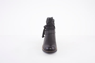 RIEKER - Y9111-00- LACED FUR LINED ANKLE BOOT WITH SIDE ZIP - BLACK PATENT