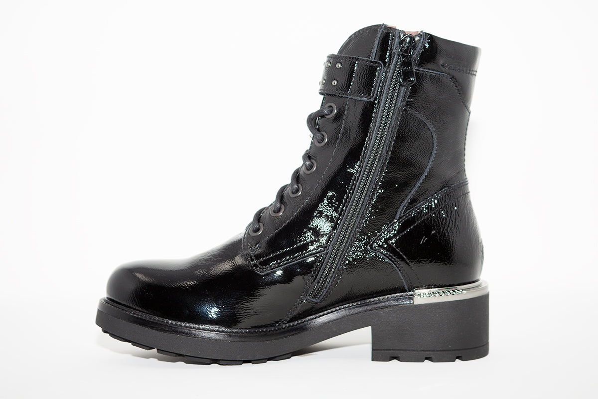 NeroGiardini - I014222D FLAT LACED ANKLE BOOT - BLACK PATENT