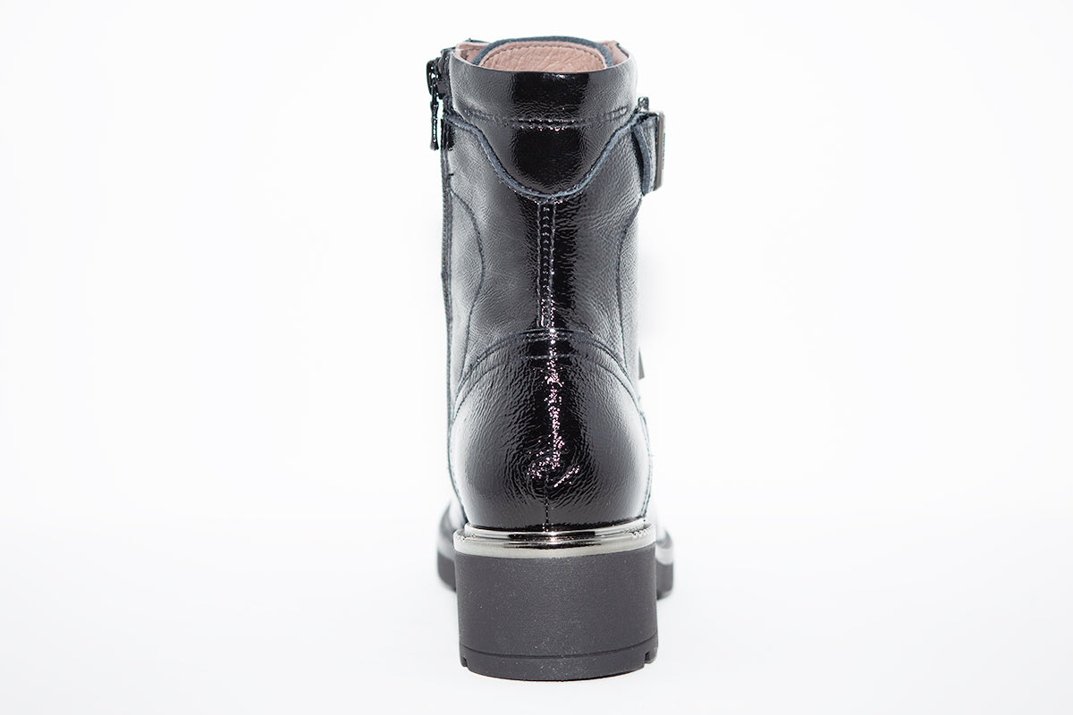 NeroGiardini - I014222D FLAT LACED ANKLE BOOT - BLACK PATENT