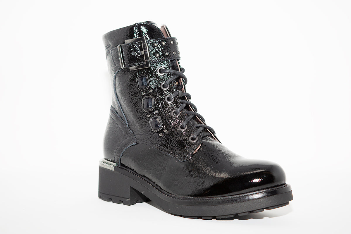 NeroGiardini - I014222D FLAT LACED ANKLE BOOT - BLACK PATENT