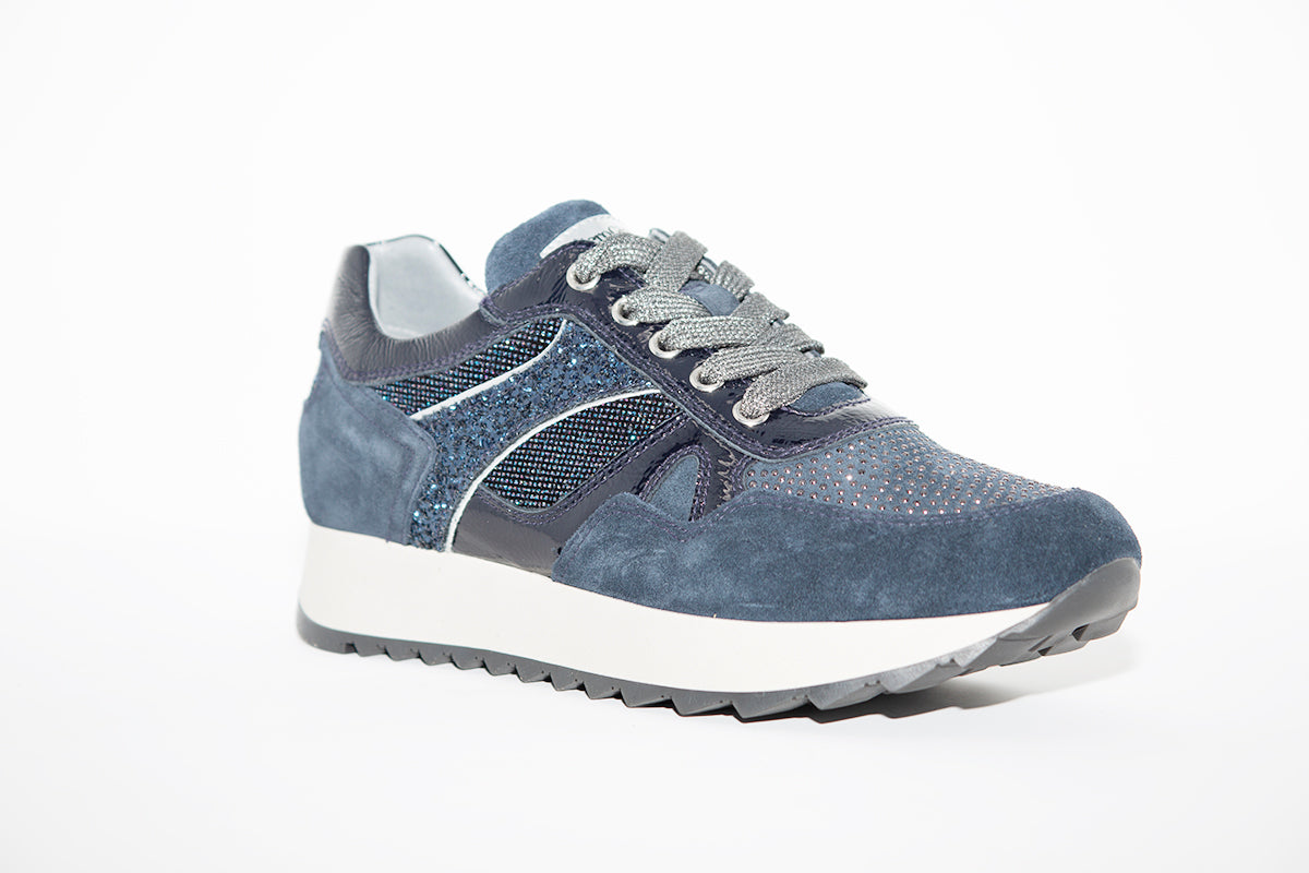 NeroGiardini - I013190D FLAT LACED FASHION TRAINER - NAVY SUEDE/PATENT