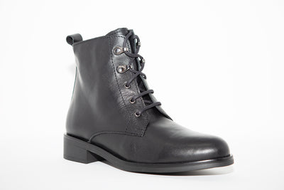 MARIA JAEN - 1007N FLAT LACED ANKLE BOOT - BLACK LEATHER