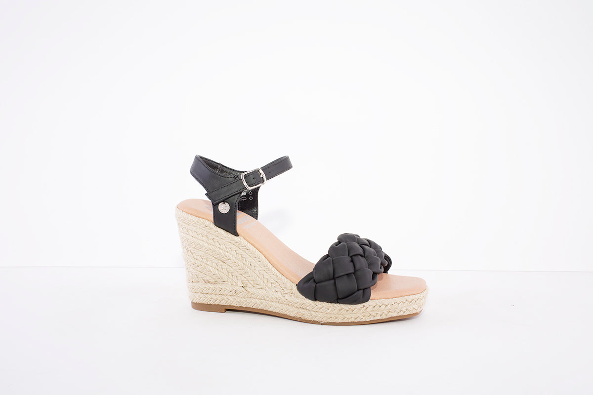 XTI - 43670 HIGH WEDGE FASHION SANDAL - BLACK