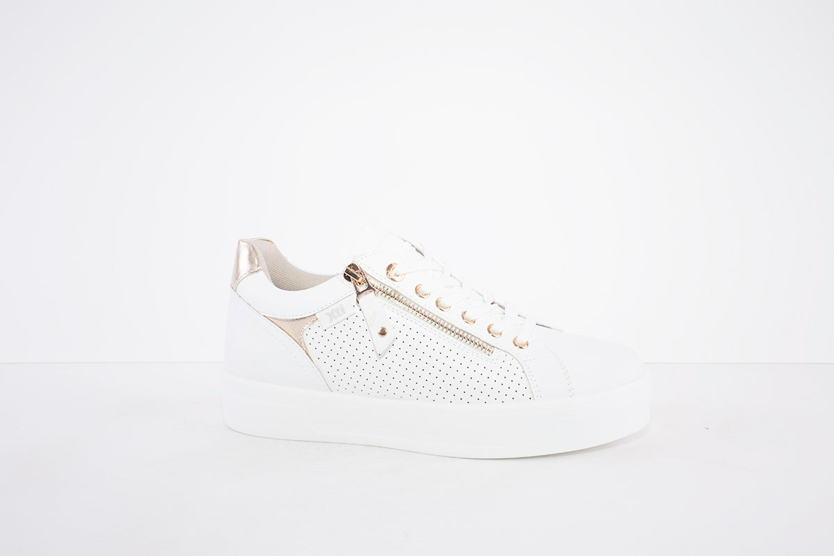 XTI - 44309 LACED/ZIP FASHION SHOE - WHITE